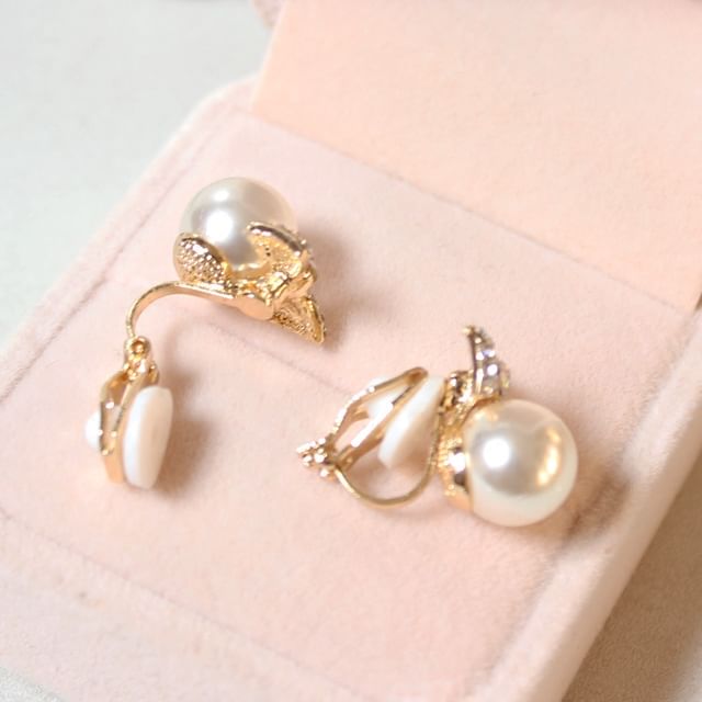 Pearl Faux Earring Bow