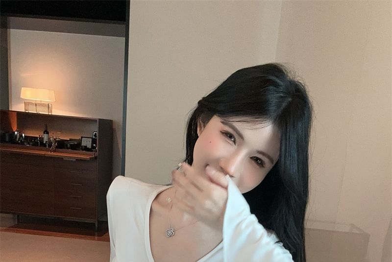 Slit Slim Long-Sleeve V-Neck Fit T-Shirt Plain