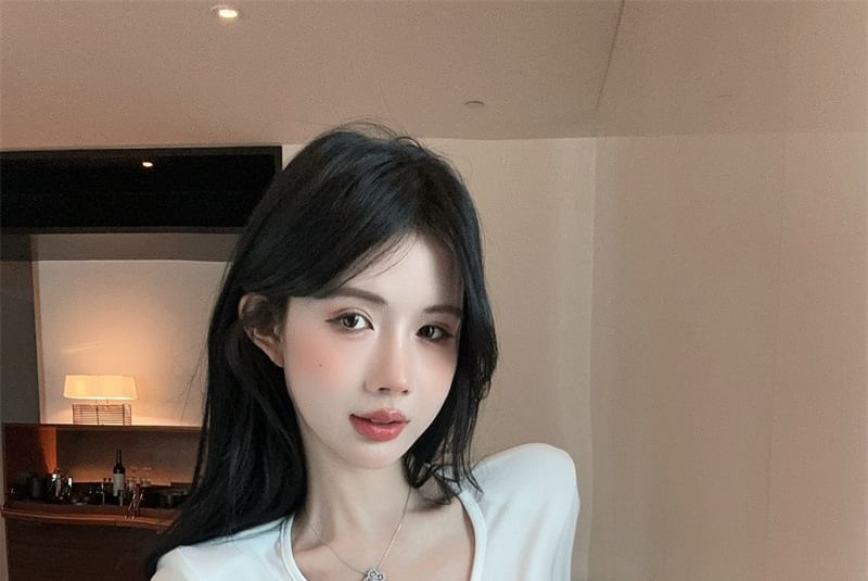 Slit Slim Long-Sleeve V-Neck Fit T-Shirt Plain