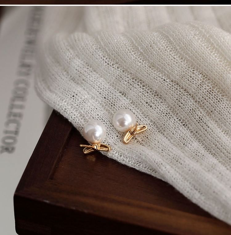 Faux Silver Pearl 925 Sterling Stud Earring