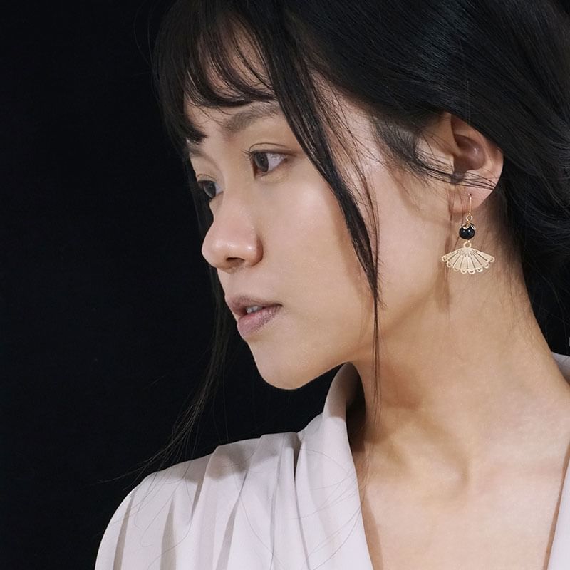 Asymmetrical On Drop Clip Earring / Fan
