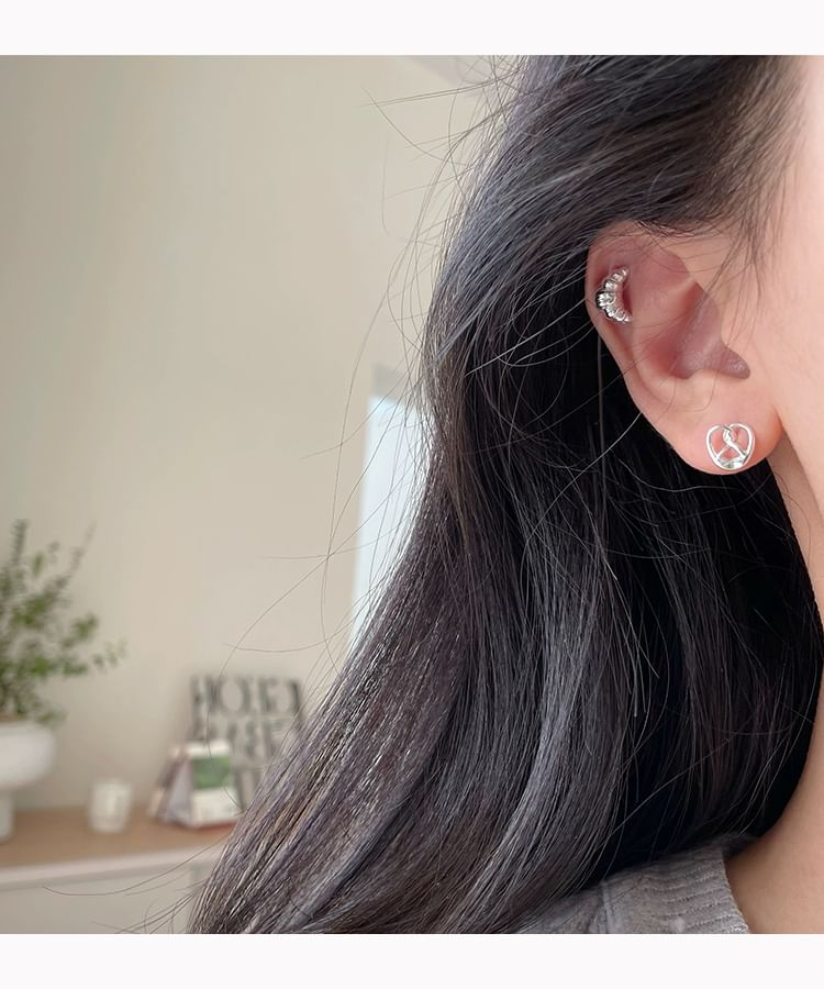 Asymmetrical On Earring Stud Pastry / Clip