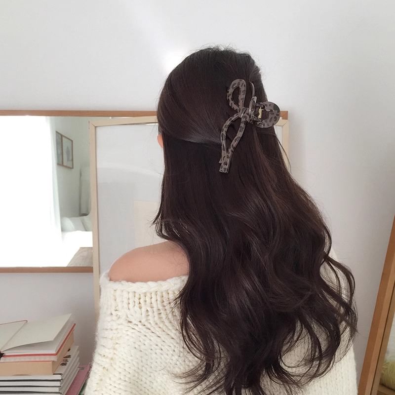 Claw Print Leopard Acrylic Hair