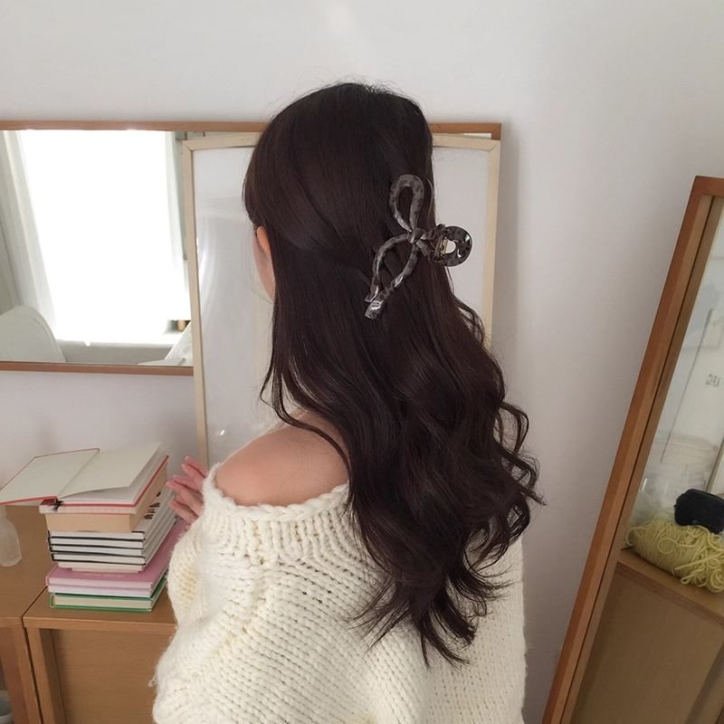 Claw Print Leopard Acrylic Hair