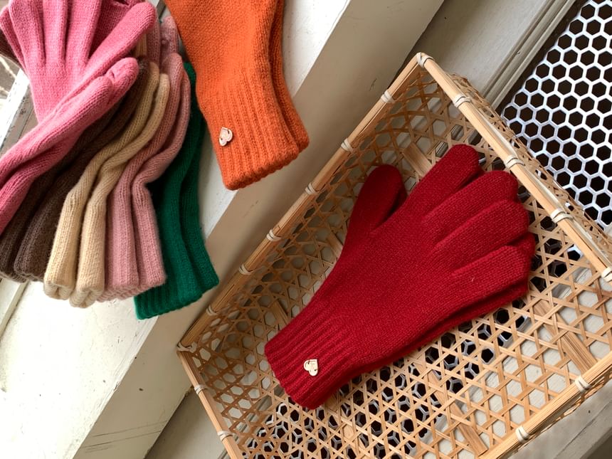 Heart Knit Buttoned Gloves
