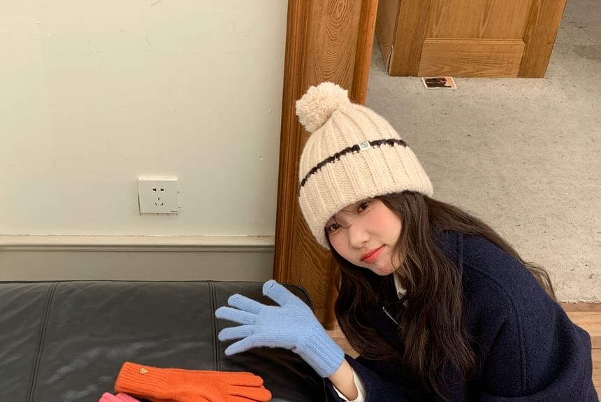 Heart Knit Buttoned Gloves