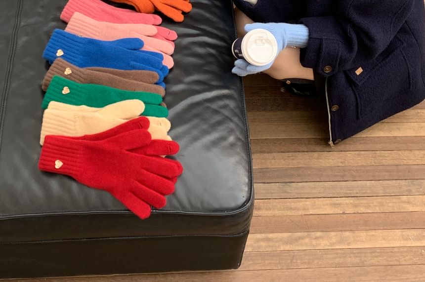 Heart Knit Buttoned Gloves