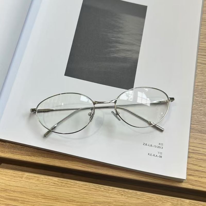 Thin Frame Oval Eyeglasses
