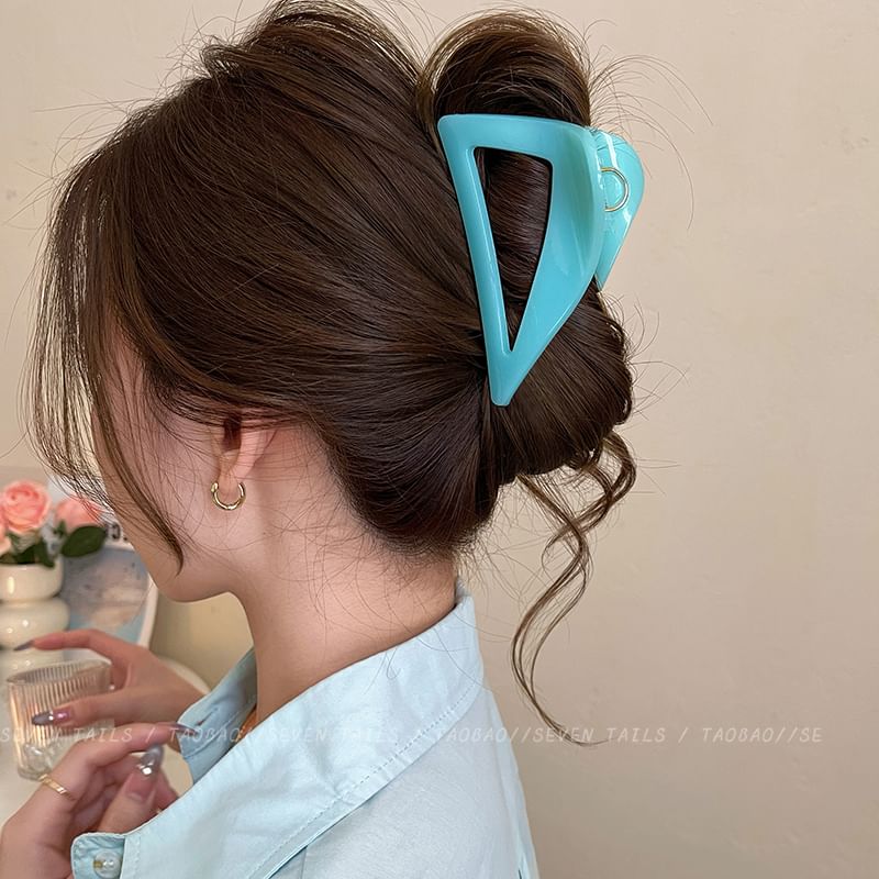 Hair Triangle Plain Claw Acrylic