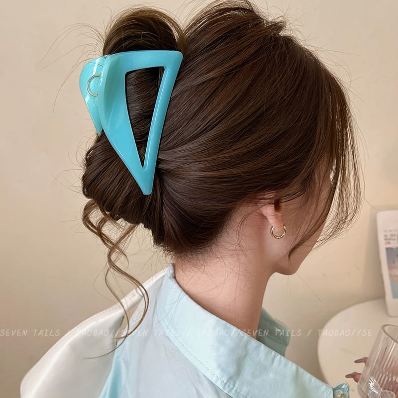 Hair Triangle Plain Claw Acrylic