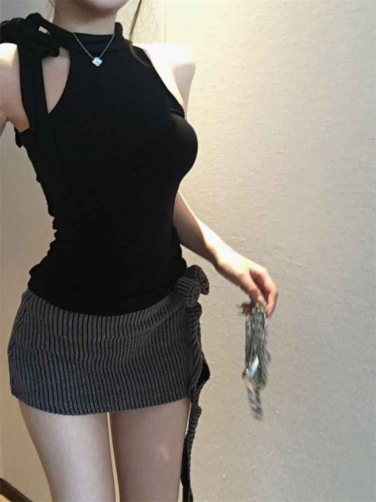 Plain / Flower Mini Pencil Low Skirt Top Mock Neck Detail Waist Halter