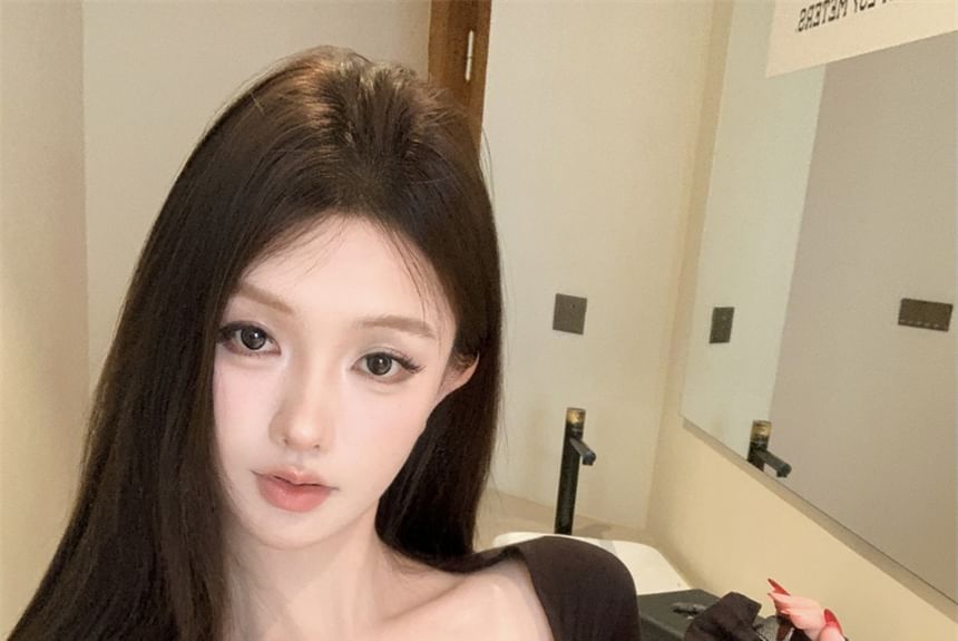 Long-Sleeve Plain Lace-Up Cold-Shoulder T-Shirt