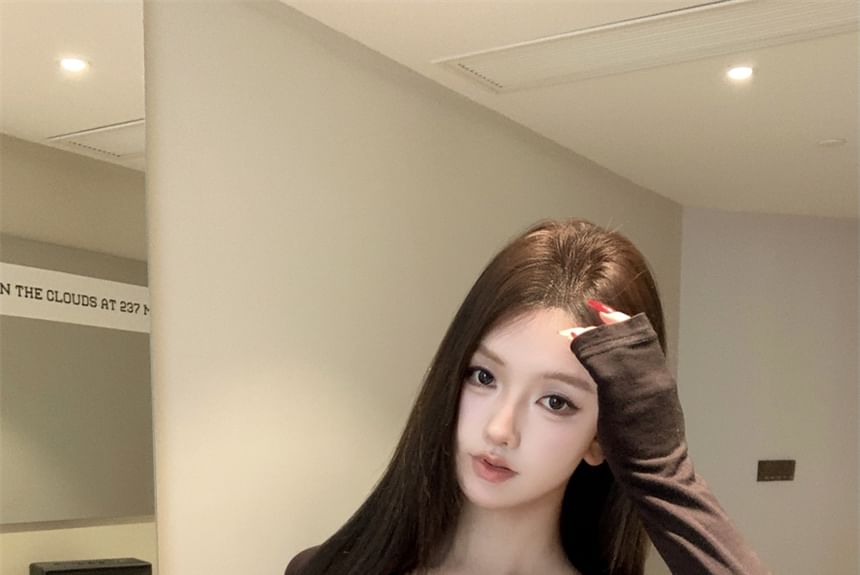 Long-Sleeve Plain Lace-Up Cold-Shoulder T-Shirt