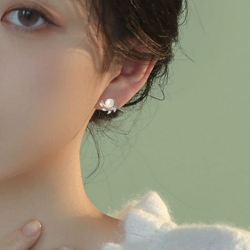 Pearl Clip On Faux Earring / Rhinestone Stud