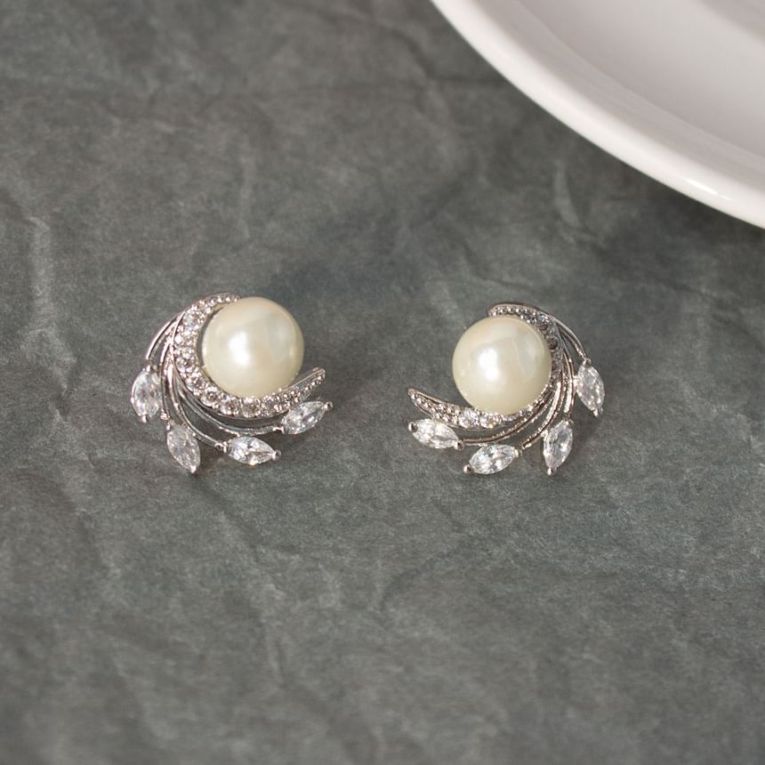 Pearl Clip On Faux Earring / Rhinestone Stud