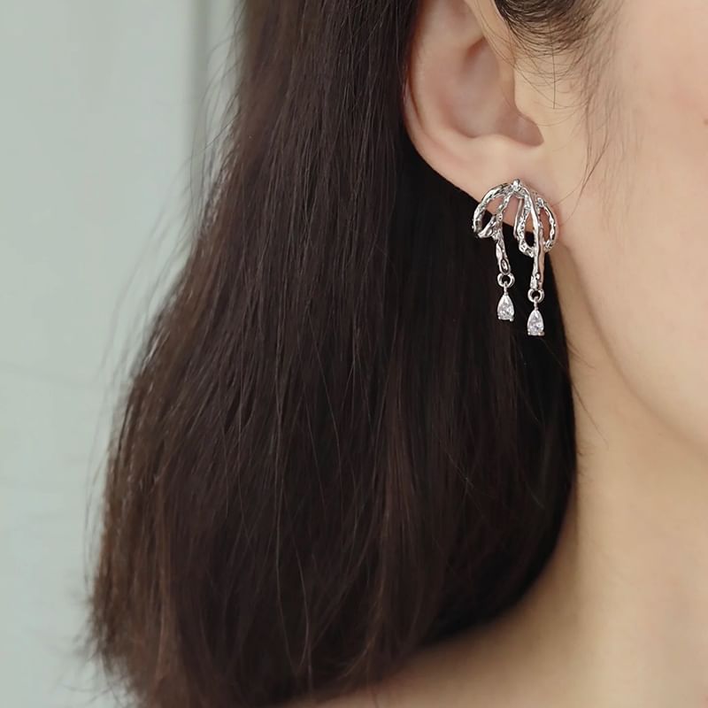 / On Drop Rhinestone Bow Earring Clip