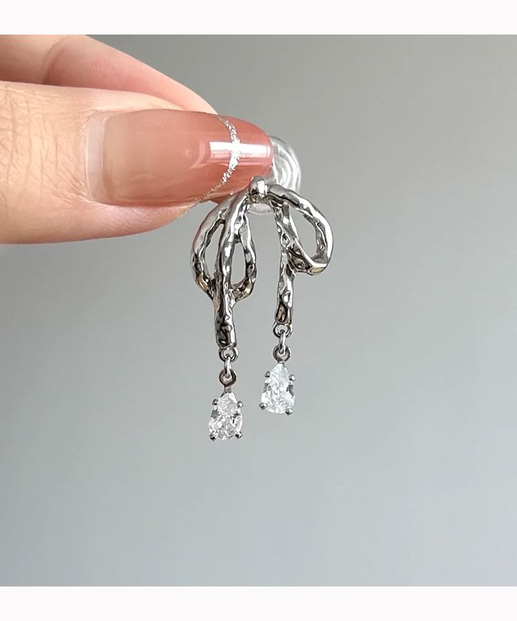 / On Drop Rhinestone Bow Earring Clip