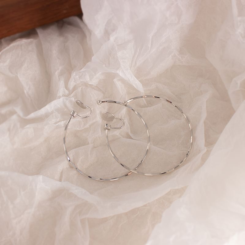 / Earring On Open Hoop Clip