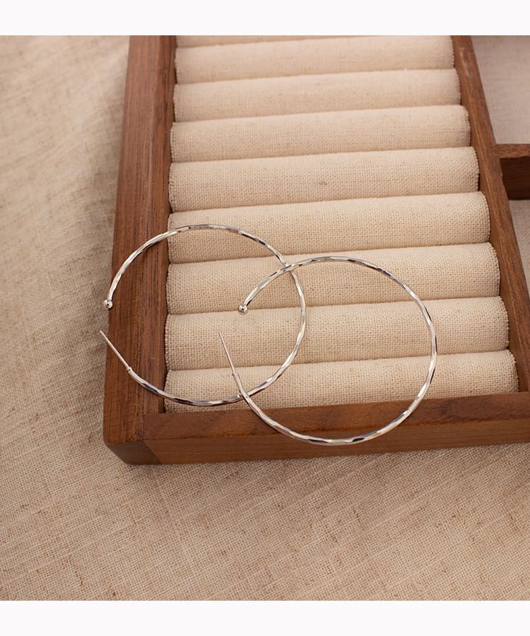 / Earring On Open Hoop Clip