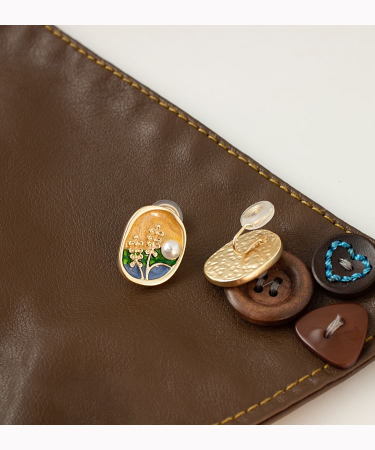 Clip Earring On Pearl Stud / Enamel Faux