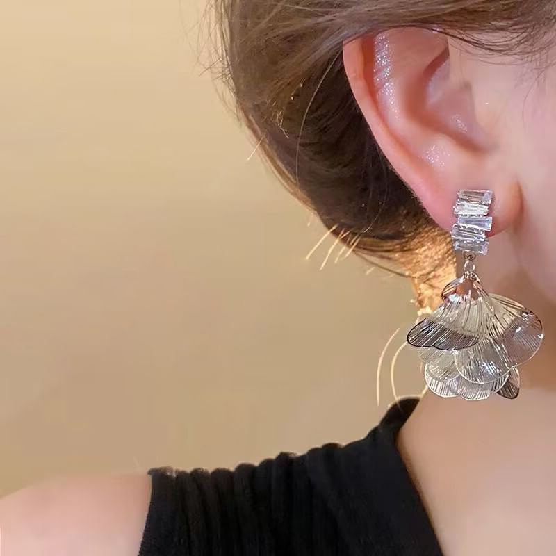 Clip / Rhinestone Petal On Earring Drop