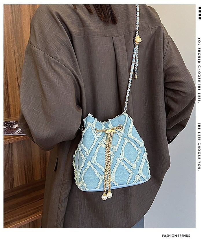 Frayed Bucket Bag Strap Chain Drawstring
