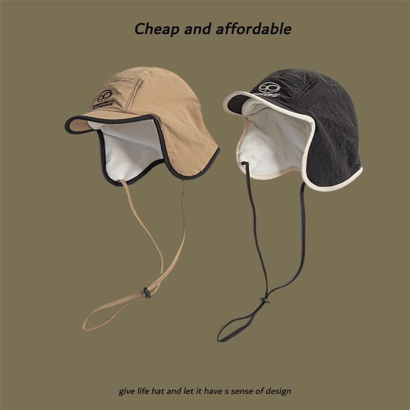 Lettering Hat Print Trapper