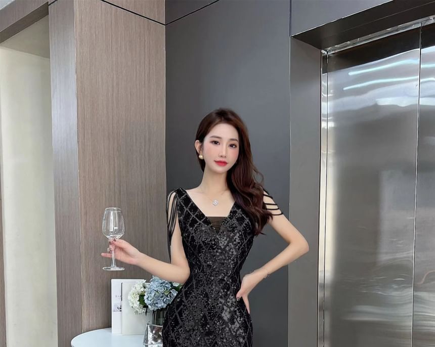 Sleeveless Fringed Gown Sequin Bead Slit Mermaid Evening V-Neck