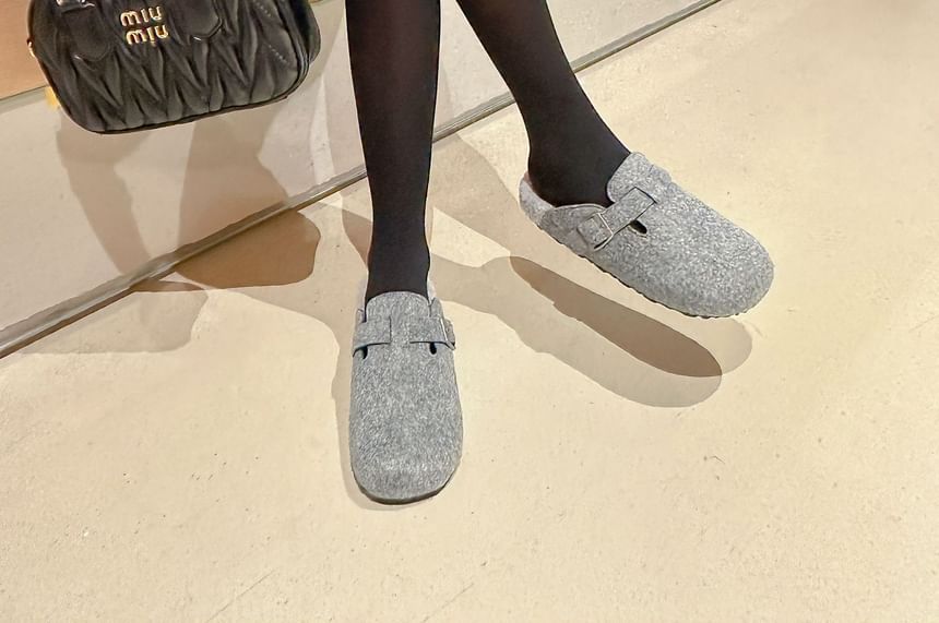 / Mules Slip-Ons Buckled