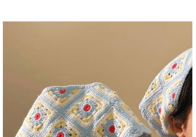 Triangle Head Scarf Floral Knit Plaid