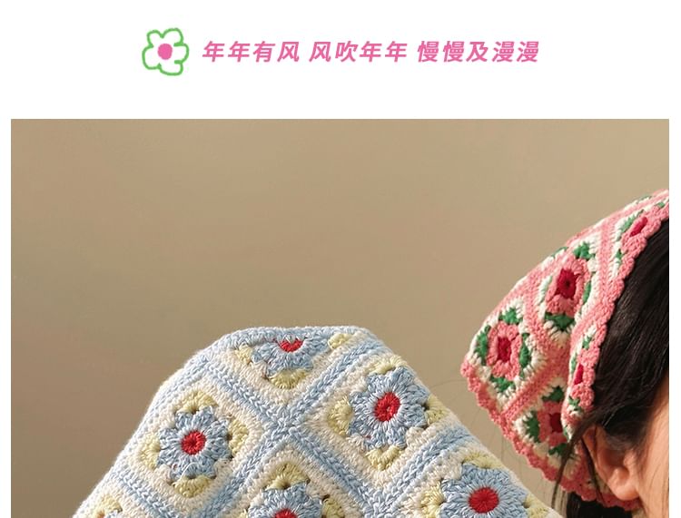 Triangle Head Scarf Floral Knit Plaid