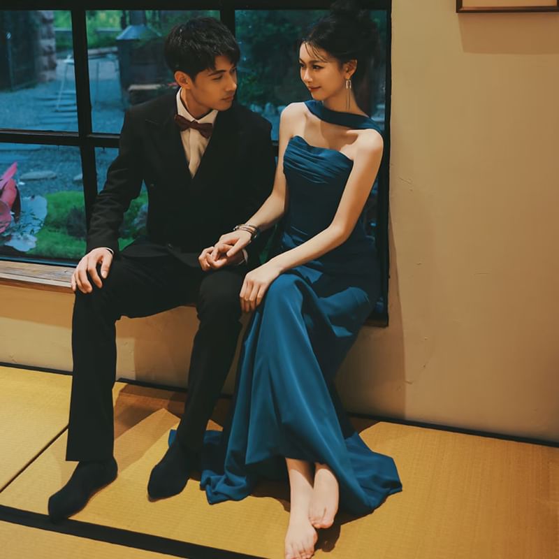 Mermaid Evening Plain Ruched Neck Halter Gown