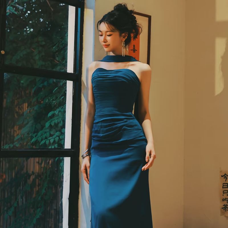 Mermaid Evening Plain Ruched Neck Halter Gown