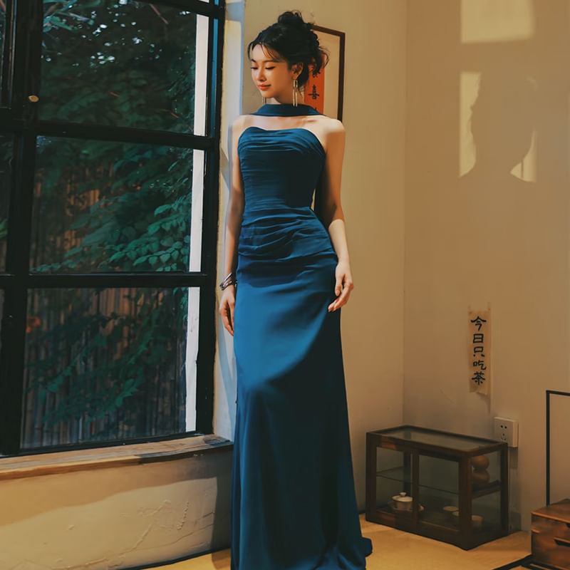 Mermaid Evening Plain Ruched Neck Halter Gown