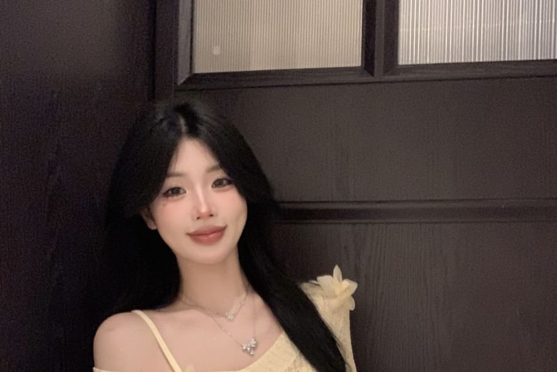 Slip Knit Mini Sheath Flower V Accent Dress Long-Sleeve Neck /