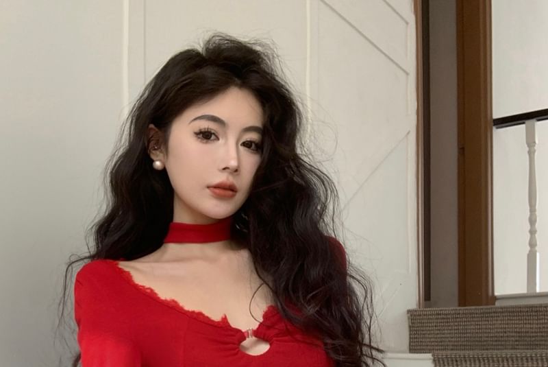 Trim Cropped Plain Neck Long-Sleeve Lace Scoop T-Shirt