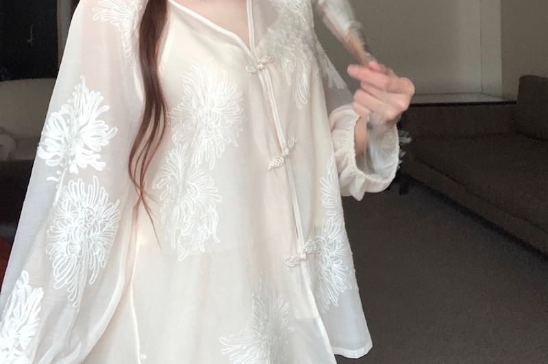 Embroidered Shorts V-Neck A-Line Blouse / Maxi Rise Set Plain Camisole High Top Flower Skirt Puff-Sleeve