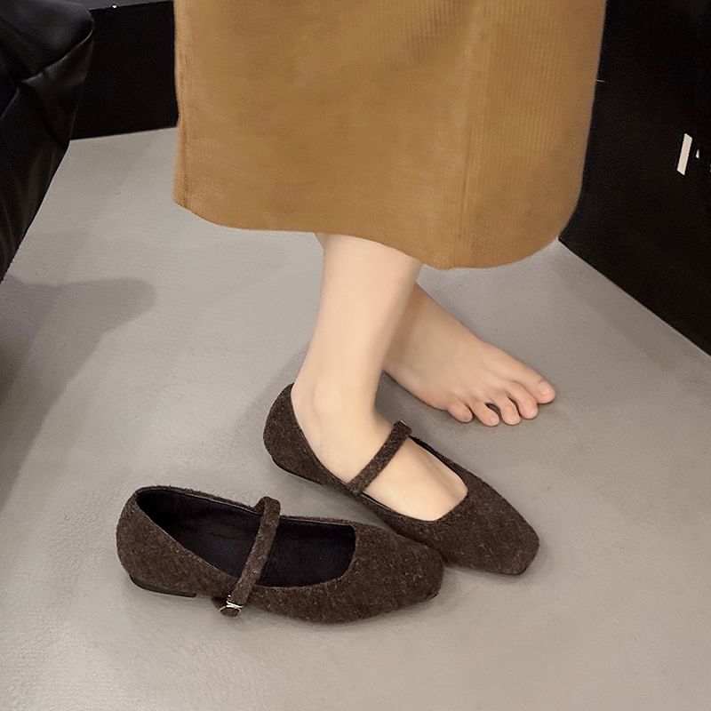 Toe Mary Jane Square Flats