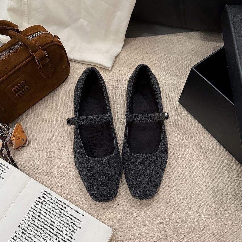 Toe Mary Jane Square Flats