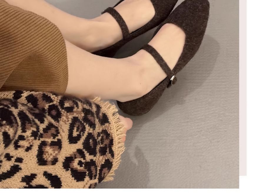 Toe Mary Jane Square Flats