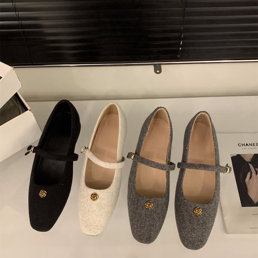 Pumps Chunky Mary Jane Flower Heel Accent