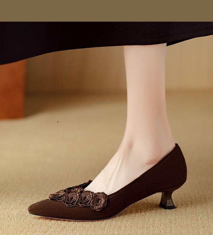 Flower Pumps Accent Pointed Kitten Heel Toe Plain