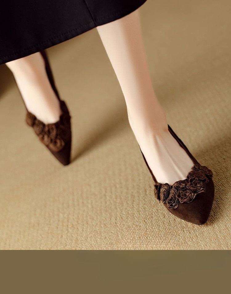 Flower Pumps Accent Pointed Kitten Heel Toe Plain