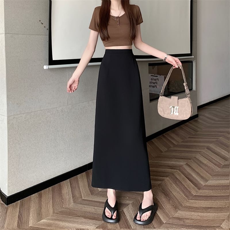 High Skirt Maxi A-Line Back-Slit Plain Rise