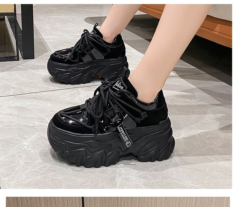 Sneakers Lace-Up Lettering Platform