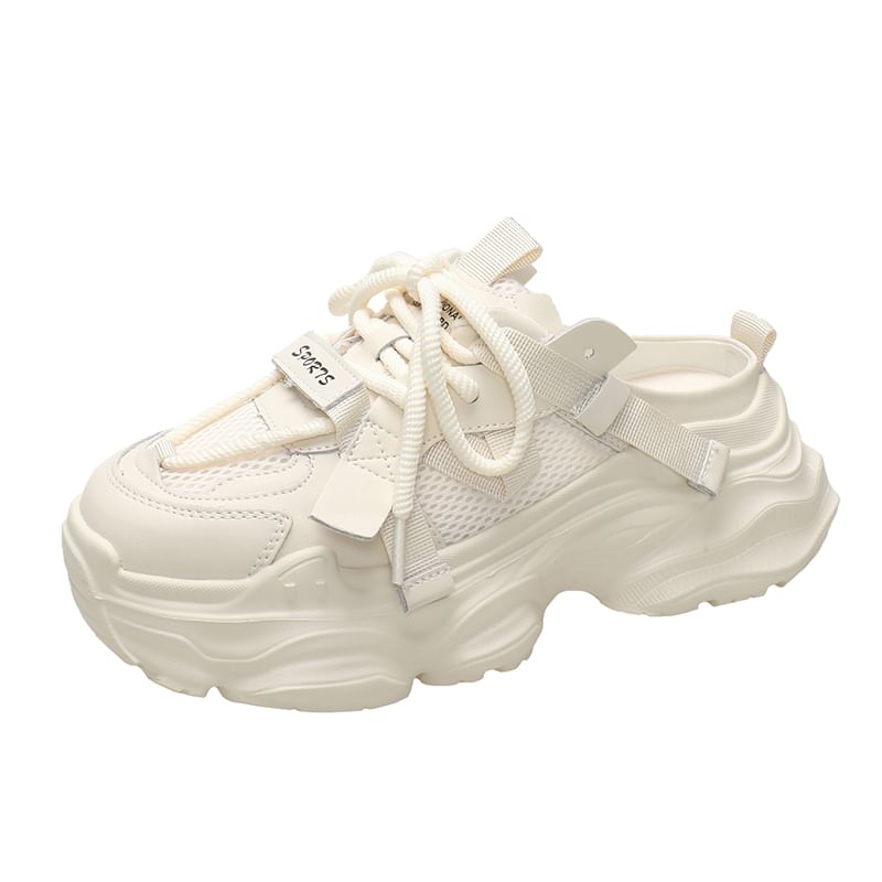 Baskets à lacets et plateformes avec lettrage