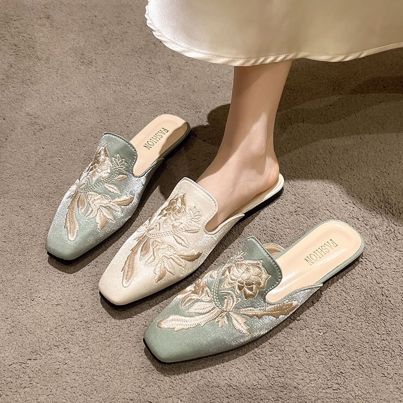 Flat Square Floral Embroidered Mules Toe