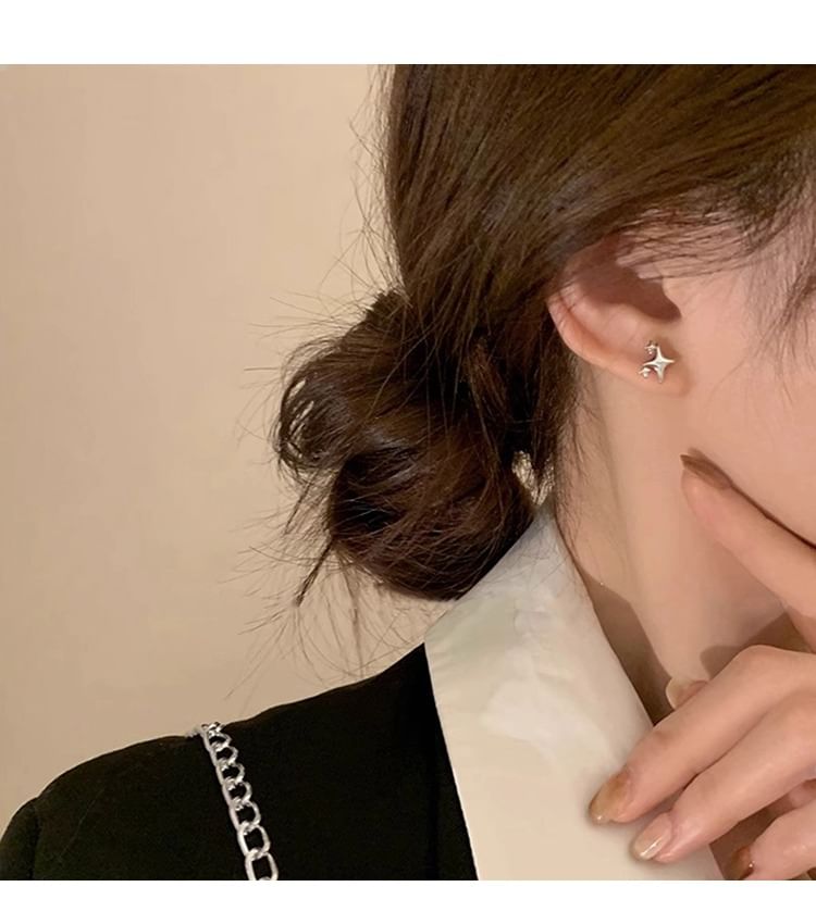 Star Alloy Stud Asymmetrical Earring