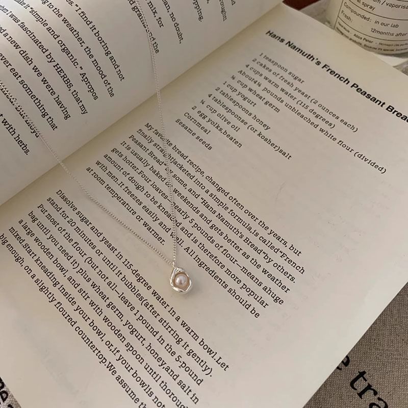 Alloy Pendant Pearl Faux Necklace