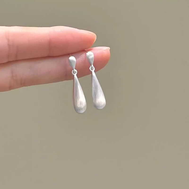 Droplet Alloy Dangle Earring